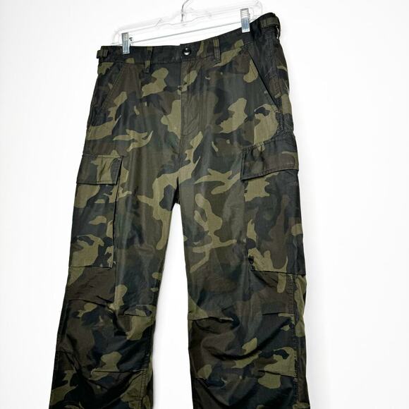 Wallace & Barnes Ripstop Brigade Cargo Pant in Woodland Camo Size 31W 32L - Picture 5 of 11